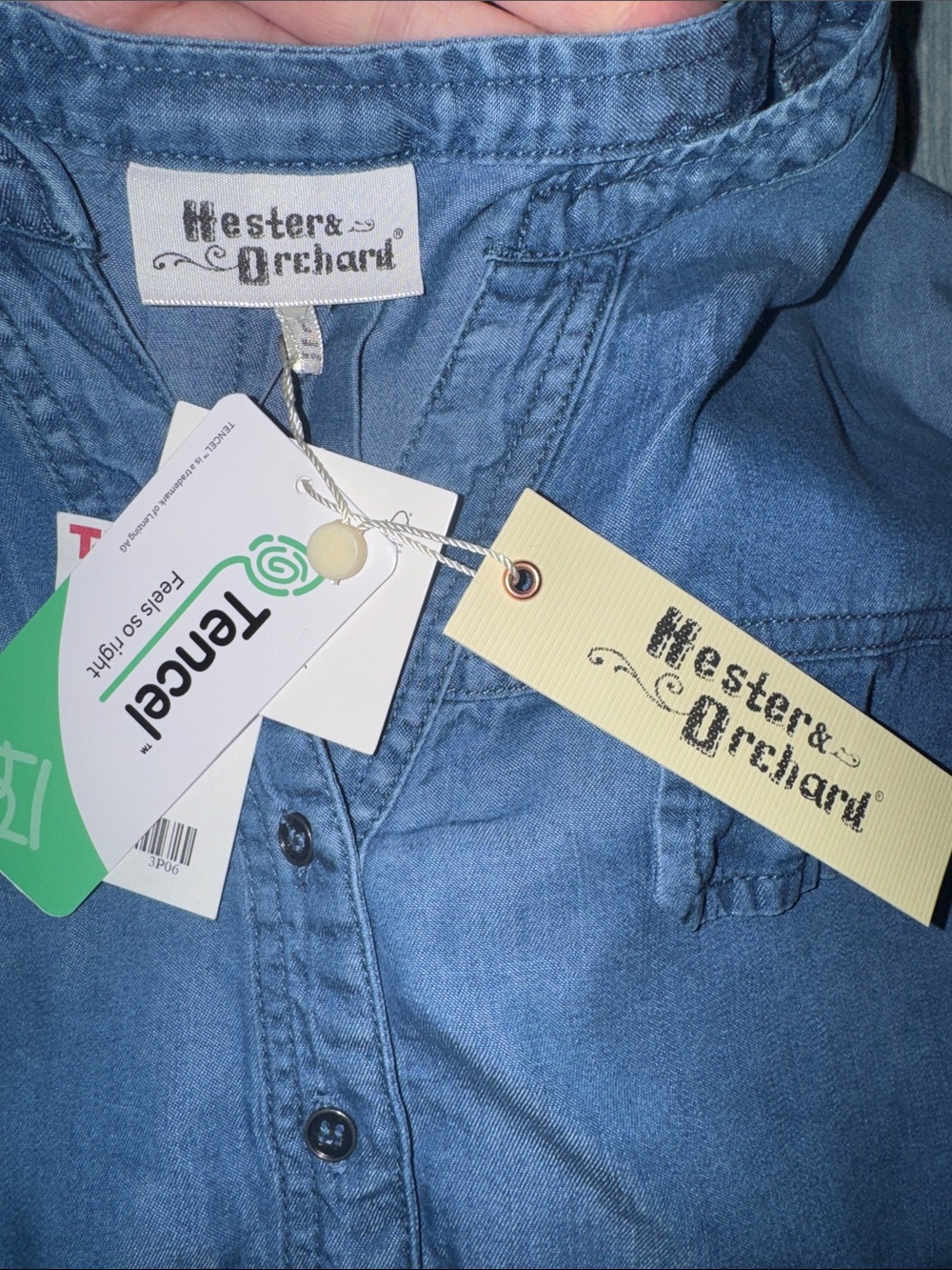 NWT Women’s Denim Tunic Top with Frayed Hem - Large - Picture 6 of 8
